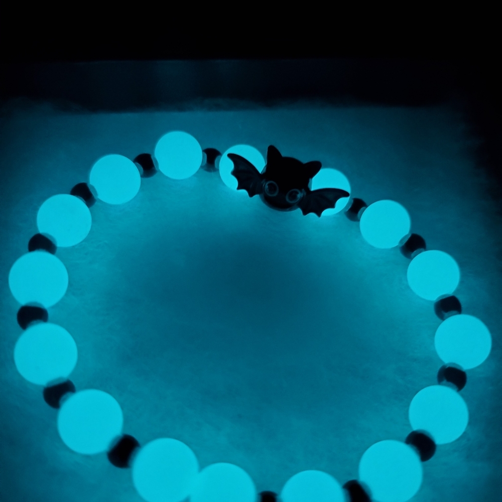 Bracelets - Picture 11 of 16